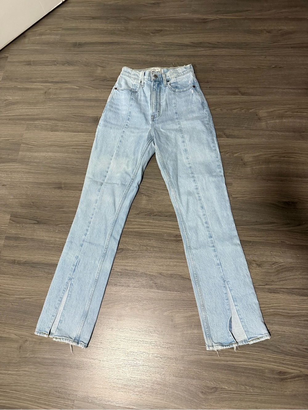 Abercrombie & Fitch Curve Love 90’s Straight Ultra High Rise